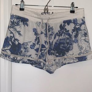 Super soft pattern short